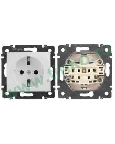 Розетка Valena 2К+3 10/16А, белый (774420). Розетка. LegranD в Хабаровске